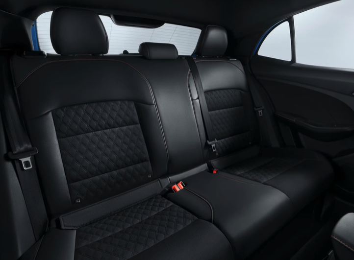 Asientos traseros del MG3